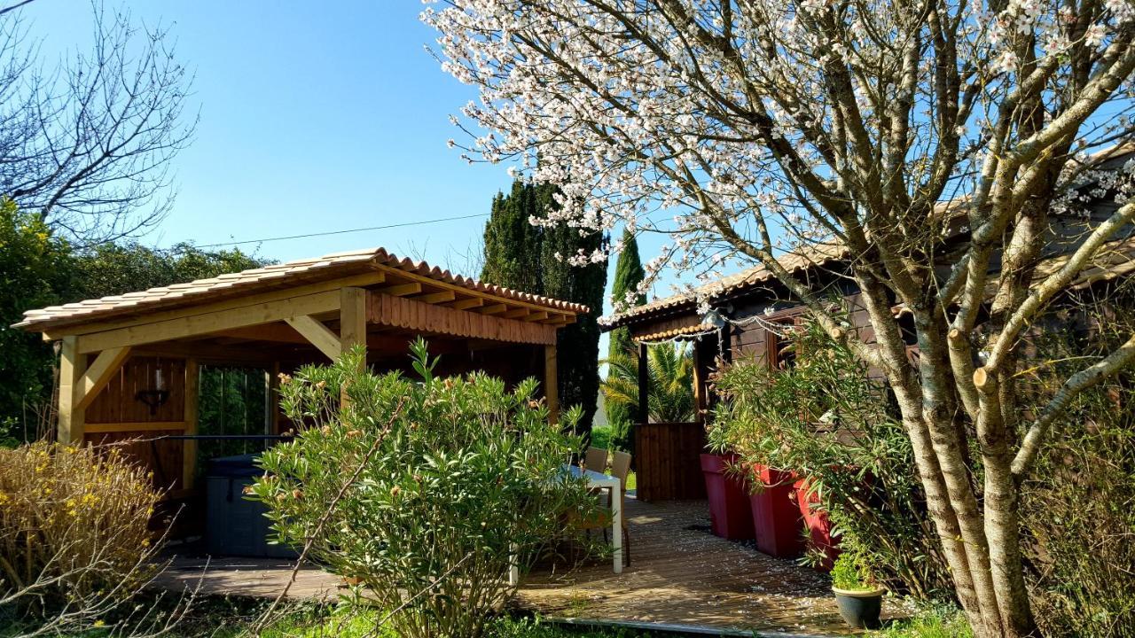 Bed and Breakfast Le Bassin Du Tertre Fronsac  Exteriér fotografie