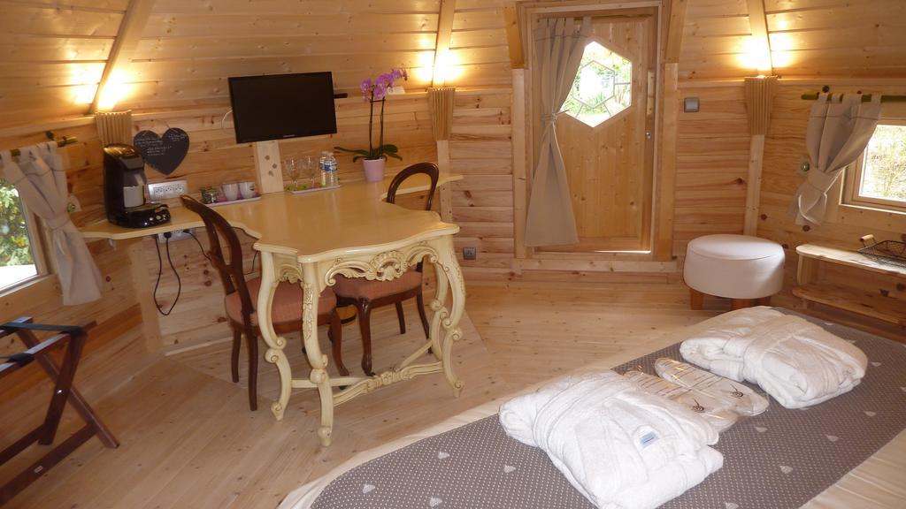 Bed and Breakfast Le Bassin Du Tertre Fronsac  Pokoj fotografie